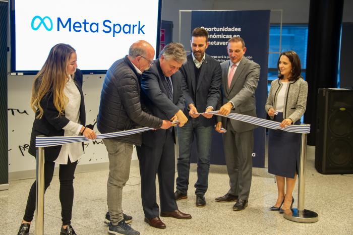 Imágenes del lanzamiento oficial de Spark AR, plataforma de realidad aumentada de la empresa Meta