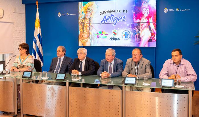 Imágenes de la presentación del Carnaval de Artigas