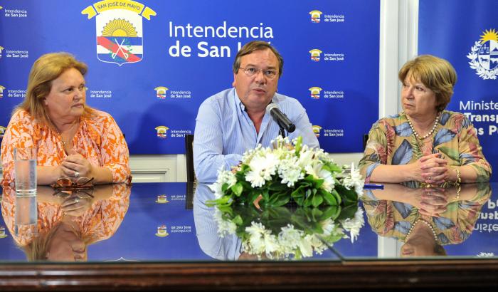 MTOP firmó varios convenios con instituciones sociales en San José