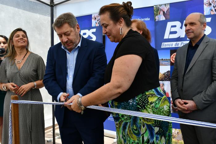 BPS entregó 15 viviendas a jubilados y pensionistas en el barrio Palermo de Montevideo