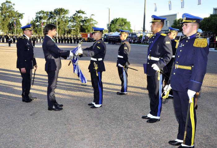 Presidente Lacalle Pou en ceremonia de egreso de oficiales de la Policía Nacional