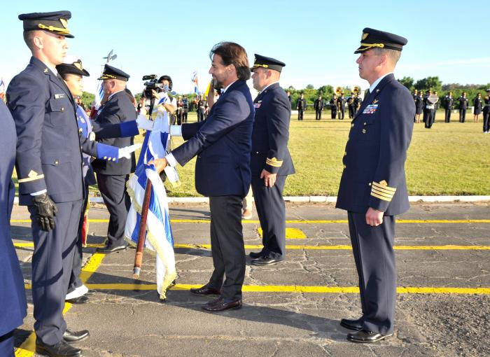 Imágenes del presidente de la República en la Escuela Militar de Aeronáutica
