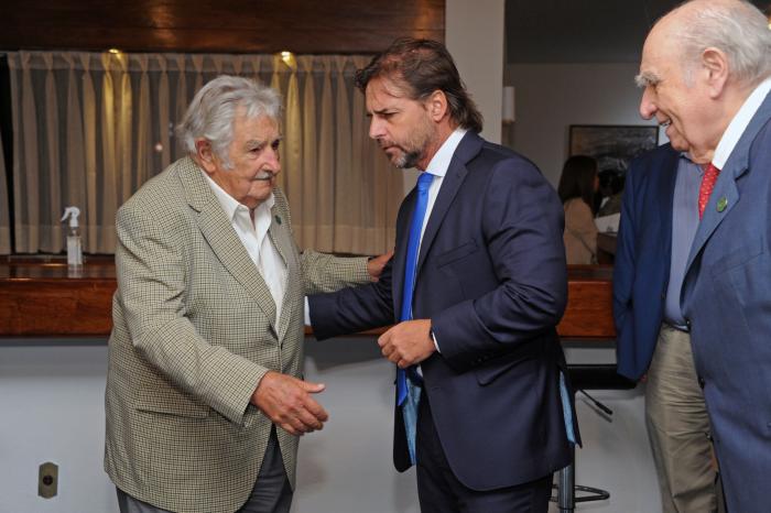 Lacalle Pou retornó a Uruguay tras participar en asunción del presidente de Brasil