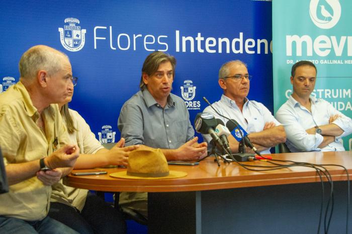 Imágenes durante anuncios sobre soluciones habitacionales para Cerro Colorado