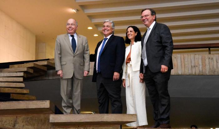 Imágenes de conferencia con motivo de visitas de ministros uruguayos a Brasil