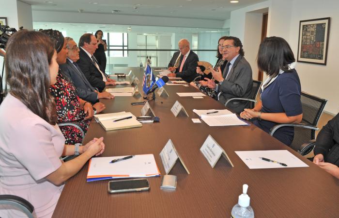 Rodrigo Ferrés en acto de firma Convenio de cooperación SG/OEA – AUCI