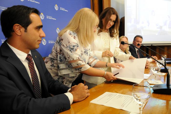 Imágenes de ceremonia de asunción de la ministra de Salud Pública, Karina Rando