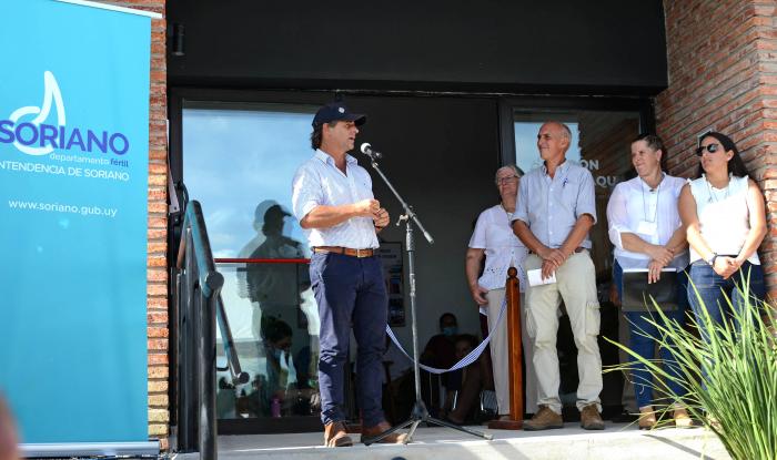 Imágenes del presidente Lacalle Pou en inauguración de local de centro diurno Don Joaquín, en Egaña,