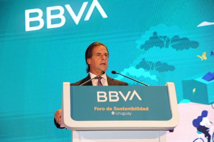 Presidente Lacalle Pou en foro de sostenibilidad, de BBVA
