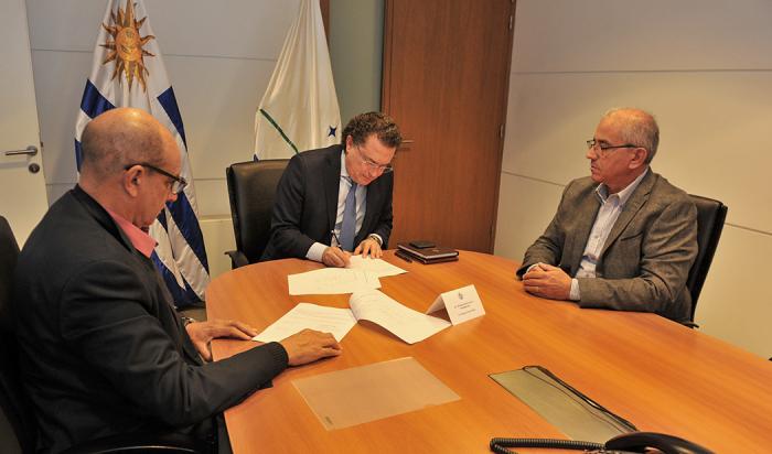 Convenio entre Junta Nacional de Drogas e Intendencia de Flores