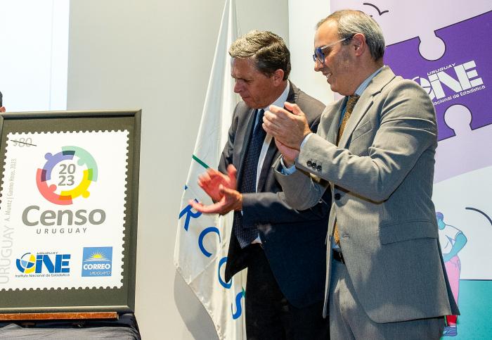 Imágenes del lanzamiento del sello postal conmemorativo del Censo 2023