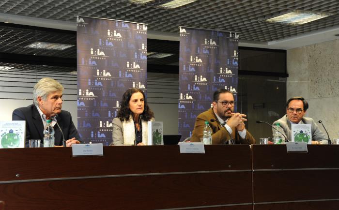 Presentación del libro "Aportes científicos y tecnológicos del INIA a las transiciones agroecológica