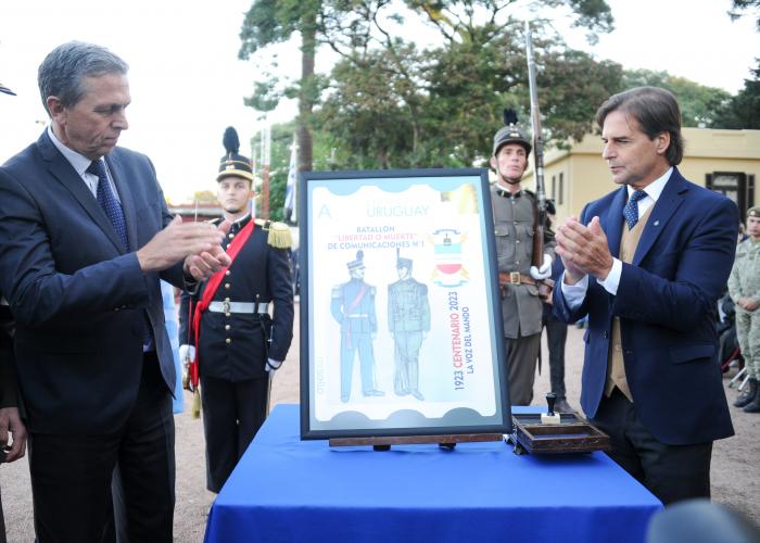 Imágenes de Lacalle Pou en aniversario del Batallón de Comunicaciones n.° 1