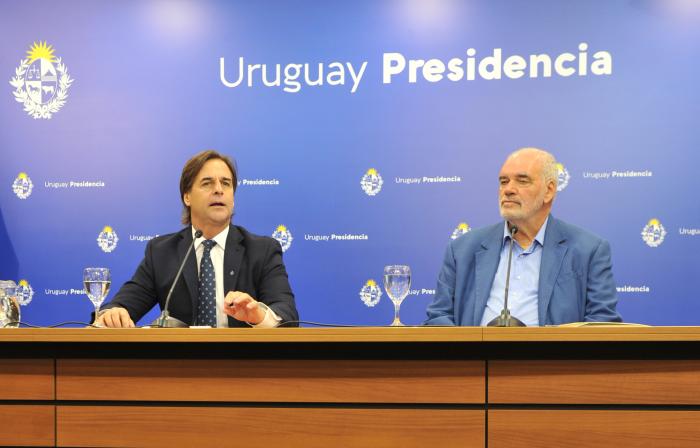Conferencia de prensa del presidente Luis Lacalle Pou y el escultor Pablo Atchugarry