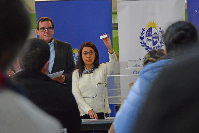 Imágenes del sorteo de viviendas en Montevideo