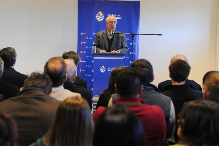 Imágenes de inauguración de sala de cuidados en Unidad n.° 1 del INR