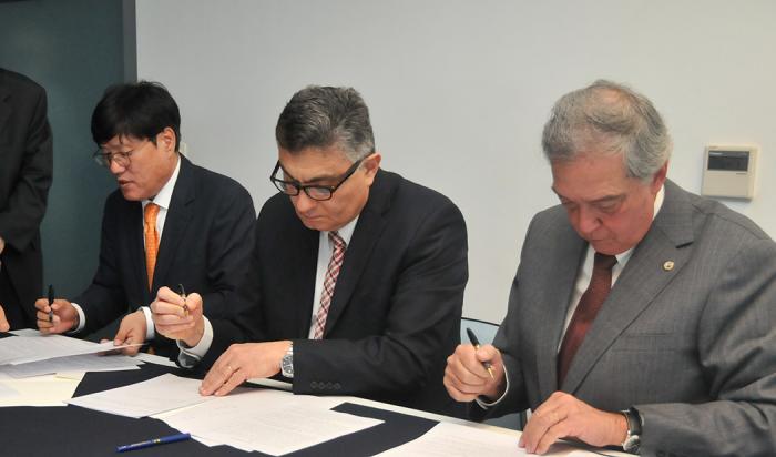 Imágenes de firma de memorando de entendimiento con la República de Corea