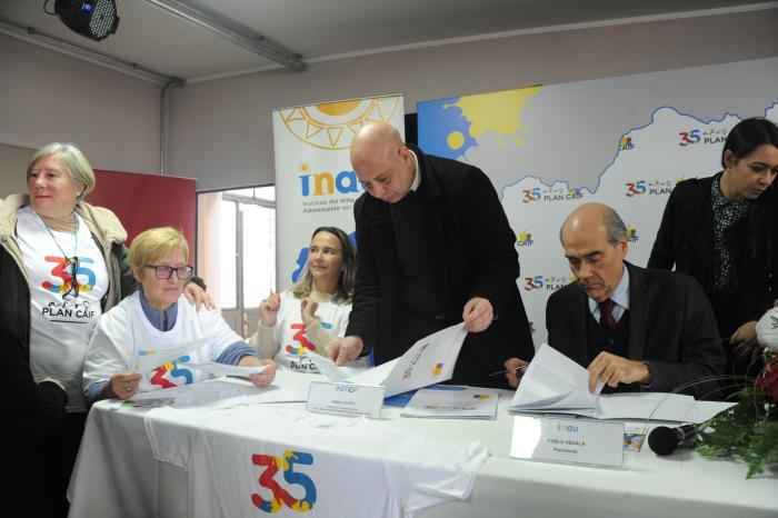 Firma de acuerdos del INAU con varias instituciones