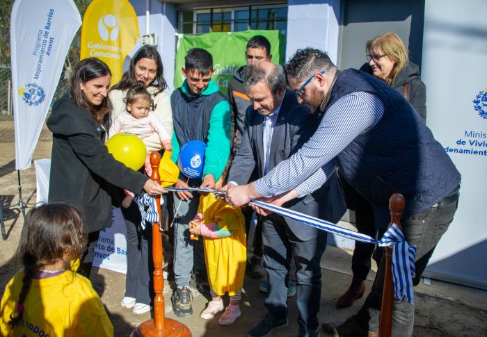 Entrega de viviendas en Solymar norte, Canelones