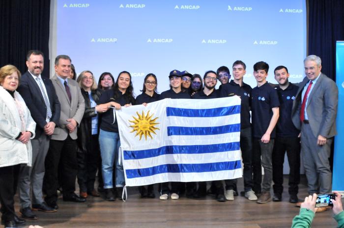 Estudiantes de ANEP participan en final mundial organizada por la NASA