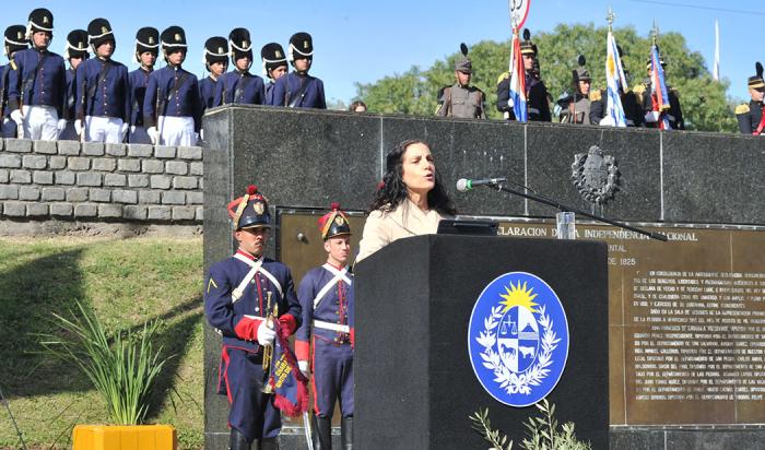 Lacalle Pou encabezó conmemoración del 198.° aniversario de la Declaratoria de la Independencia