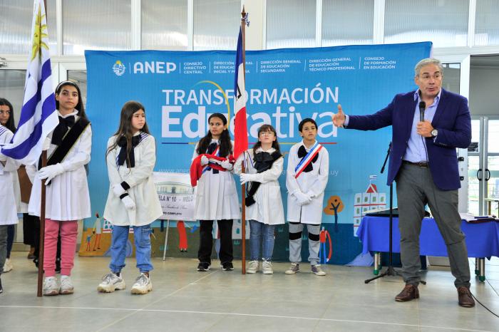 Escuelas y jardines de Melo y Río Branco recibieron inversión de unos 200 millones de pesos.