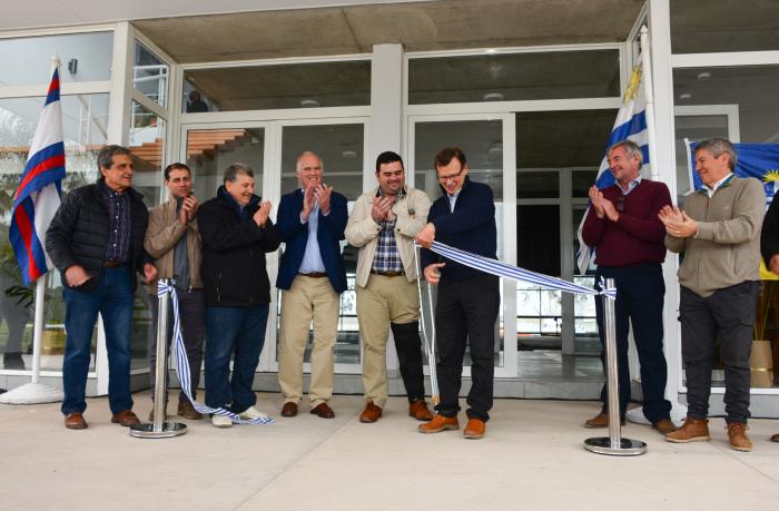 MTOP inauguró obras en institución de deportes acuáticos de Paysandú