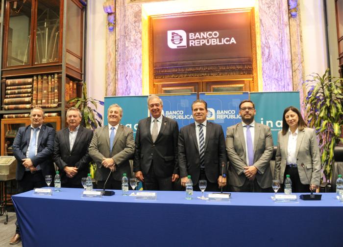 Firma de acuerdo entre INAC y BROU.