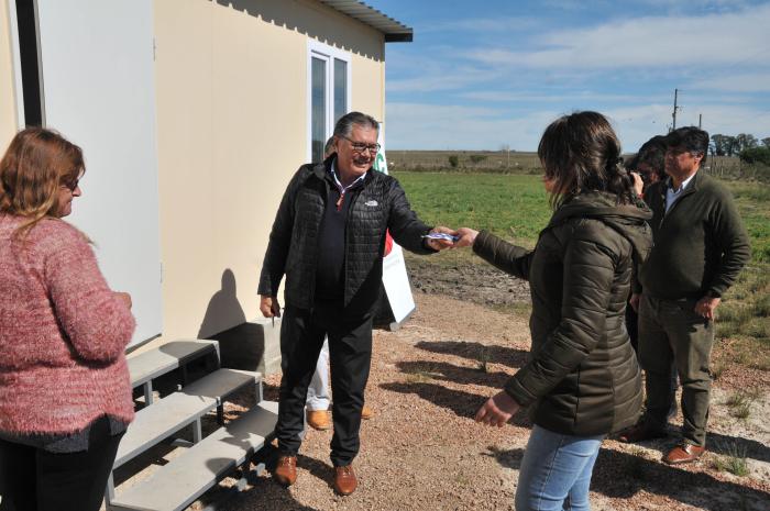 Entrega de vivienda en Tapia