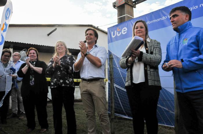Lacalle Pou participó en el apagado del último generador autónomo de Uruguay