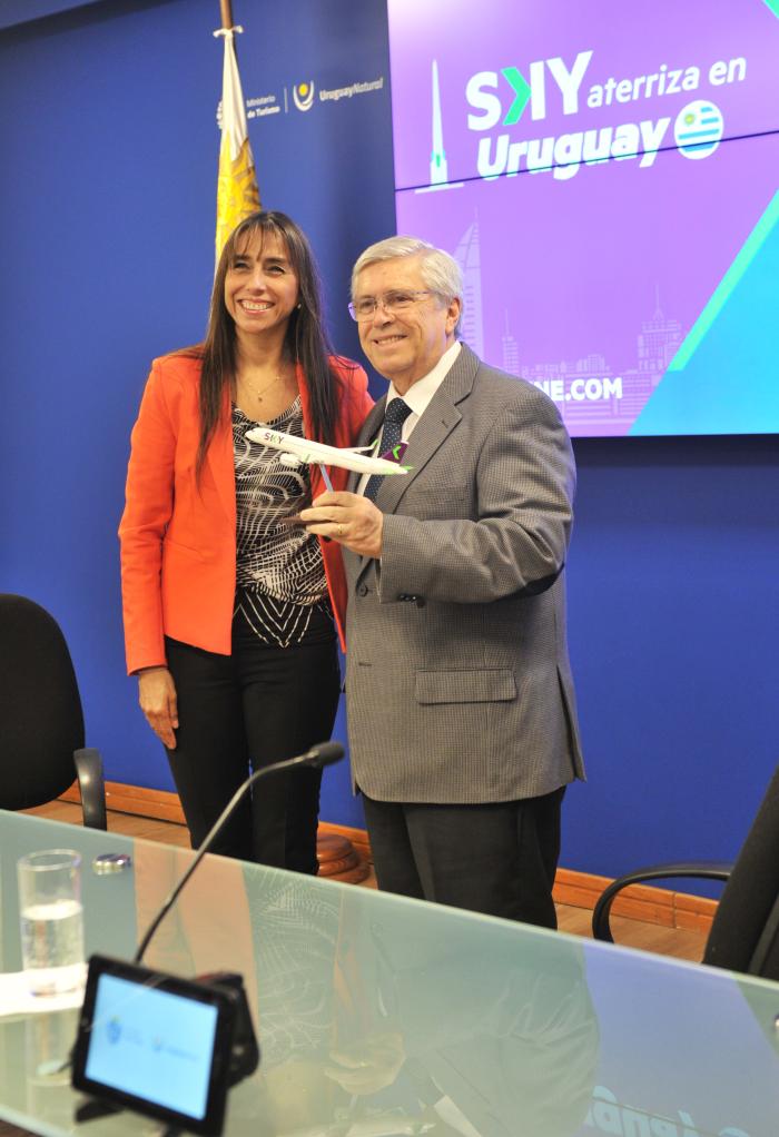 Turismo anunció el lanzamiento de aerolínea que conectará a Uruguay con la región