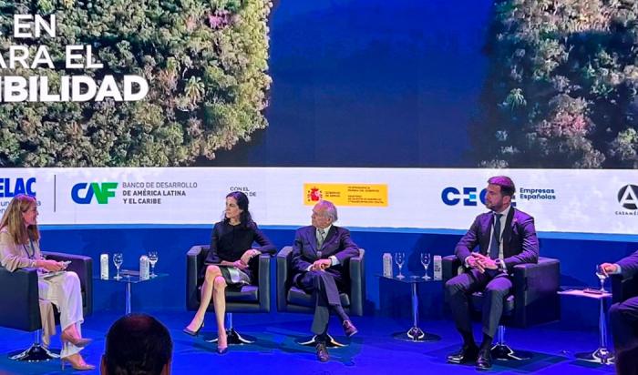 La ministra de Economía, Azucena Arbeleche, participó de la conferencia “Unión Europea y América Lat