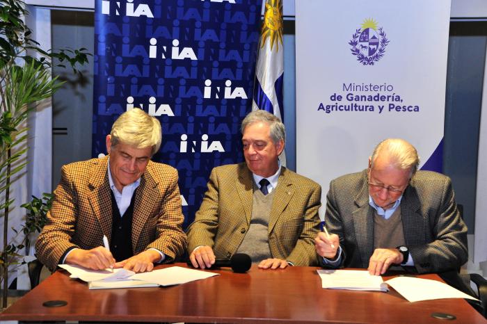 Firma de convenio entre INIA e INALE