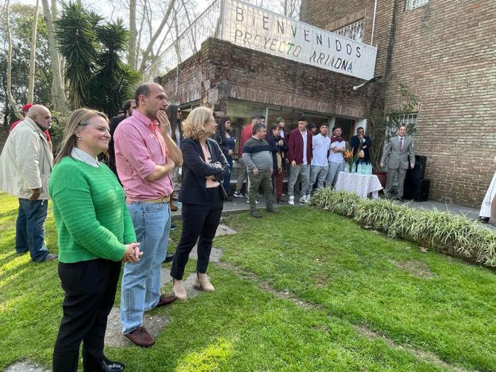 Imágenes de inauguración de centro habitacional del Mides