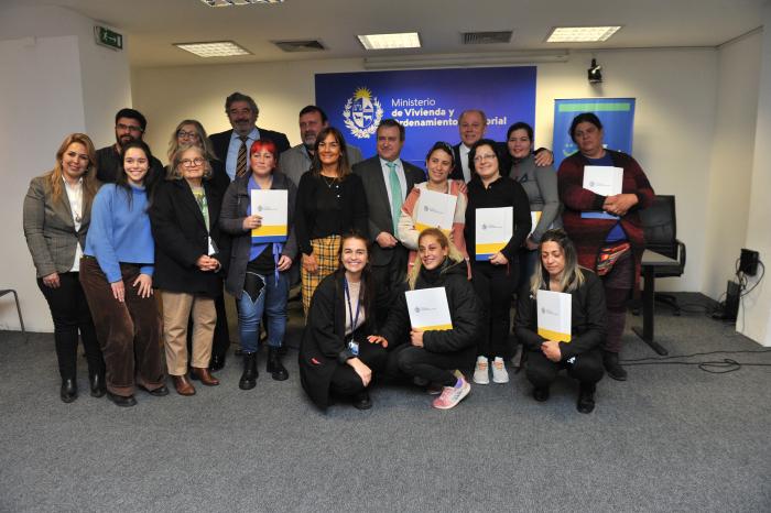 Ministerio de Vivienda otorga subsidios de alquiler a familias que reciben atención oncológica pediá