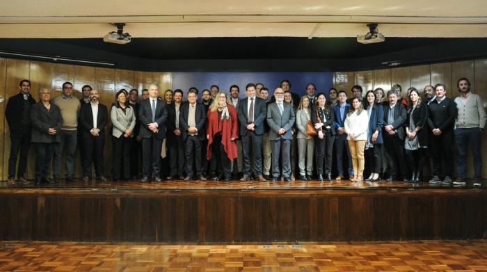 Firma de acuerdo entre BCU y otras instituciones para protección de cuentas.