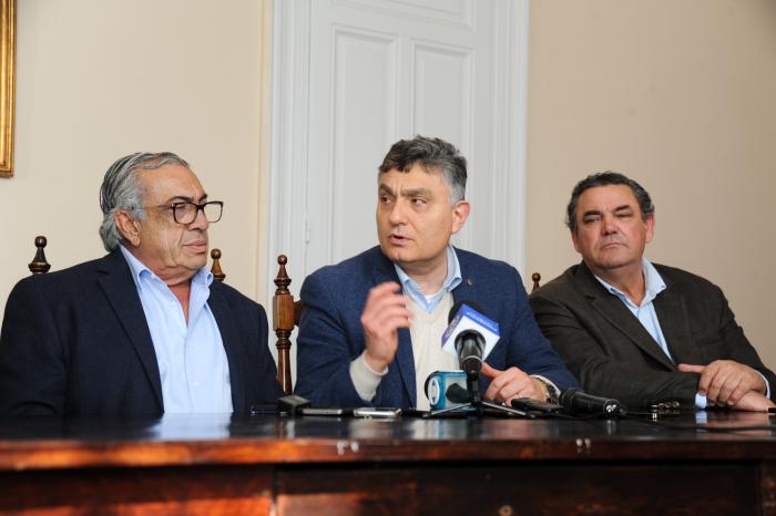 “Navegabilidad y dragado del Río Uruguay”.