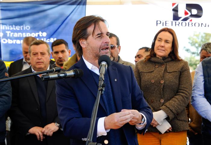 Presidente Lacalle Pou en inauguración de tramo de ruta 3.