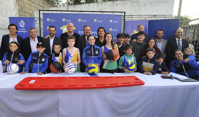 MTOP firma convenios en la ciudad de Libertad, departamento de San José