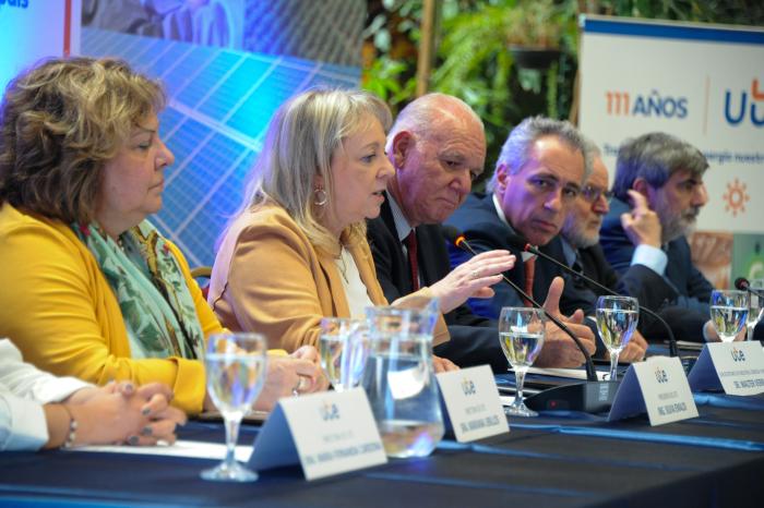 UTE invertirá en 2023 unos 13.600 millones de pesos para mejoras del servicio.