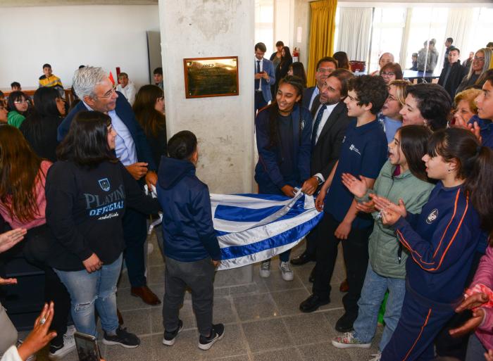 Presidente Lacalle Pou en inauguración de edificio de liceo n.° 69 en Casavalle