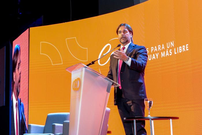 Presidente Lacalle Pou en cena del Centro de Estudios para el Desarrollo