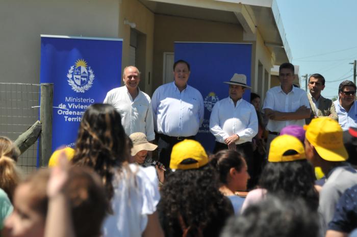 Ministerio de Vivienda entregó 58 soluciones habitacionales en Tacuarembó y Durazno