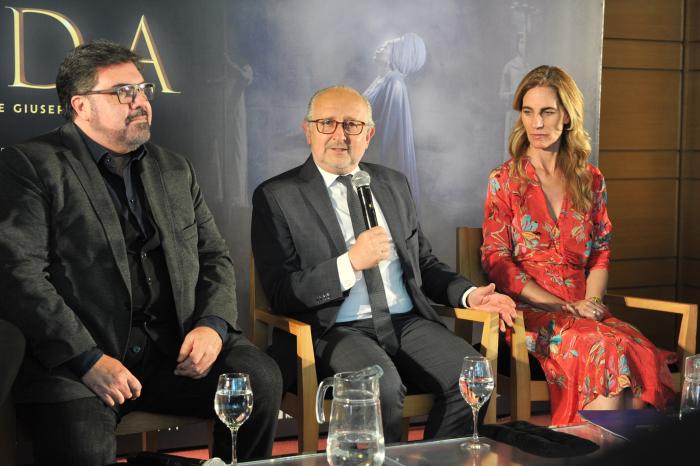 Imágenes de presentación de la ópera Aida en el Sodre