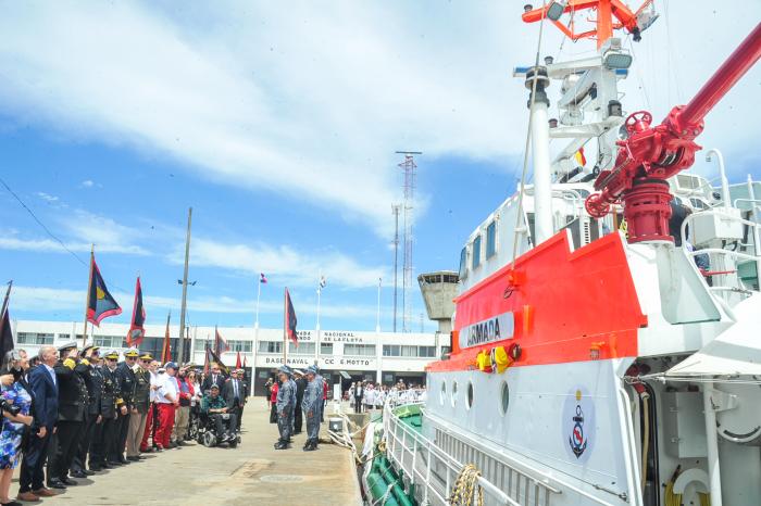 Ceremonia de incorporación de embarcación de la Armada Nacional