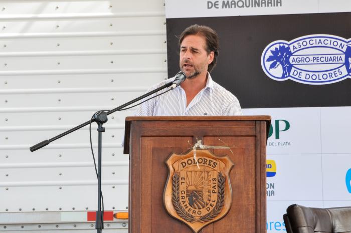 presidente Lacalle Pou en la inauguración de la cosecha de trigo en Dolores
