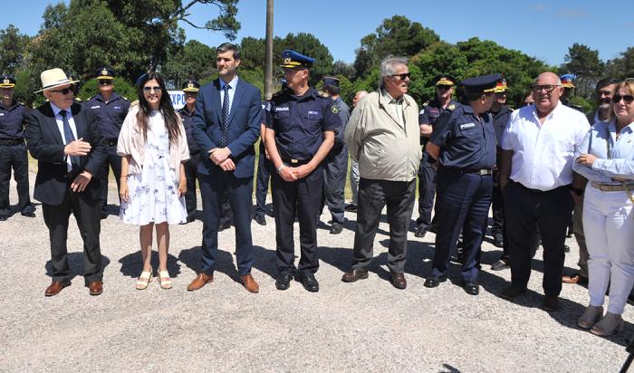 Imágenes del lanzamiento operativo Verano Azul en balneario Solís