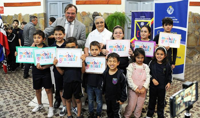 Imágenes de inauguraciones y convenios sociales del MTOP en el departamento de Canelones