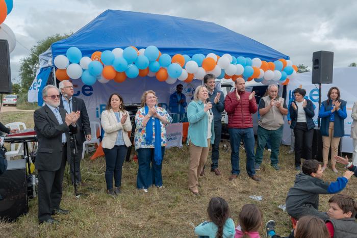 Lema y Emaldi en acto de inauguración de obras de regularización de la conexión a la red eléctrica e