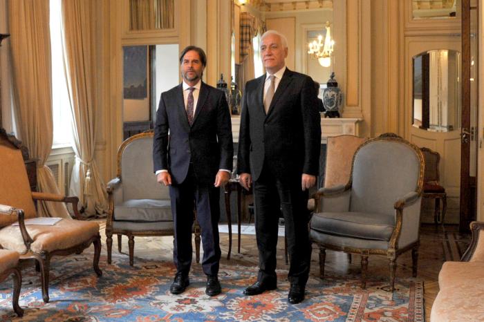 Presidente Luis Lacalle Pou en reunión con su par de Armenia
